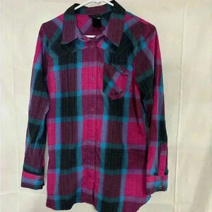 Womens size small Northface brand flannel shirt, #G651